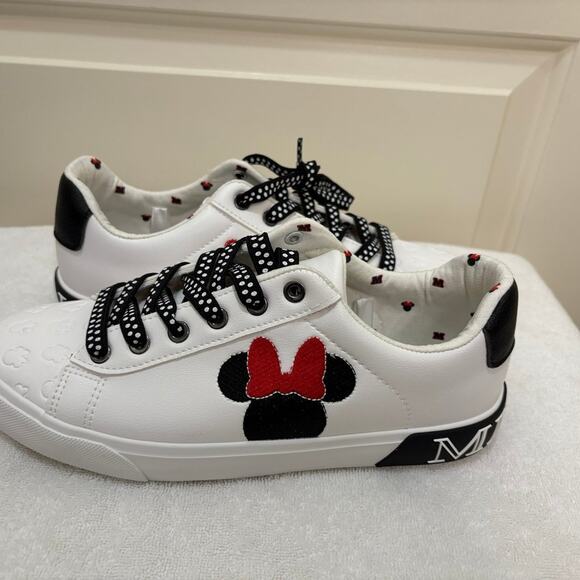 Minnie Mouse Sneakers- Women’s Size 8 - Picture 1 of 9